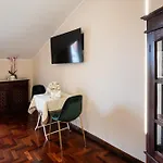 La Piazzetta أَجيرولا